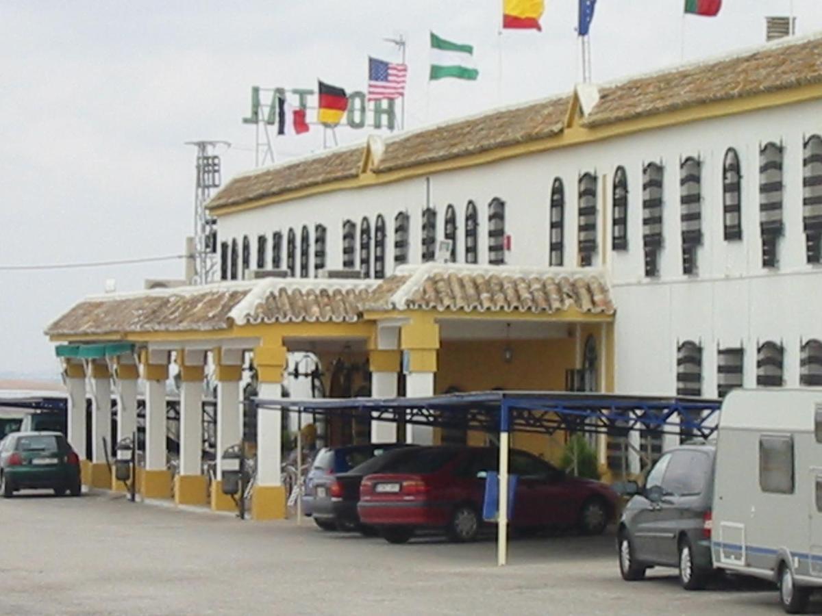 Hostal-Restaurante El Paisano Guadalema de los Quinteros Extérieur photo